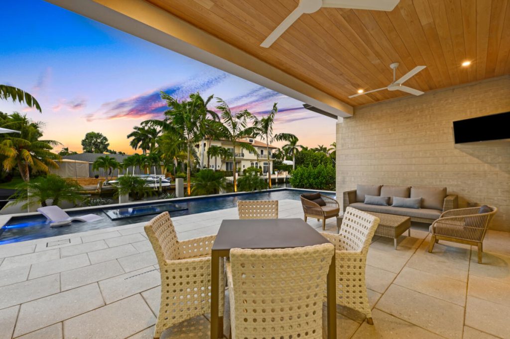 Coconut Palm Estate-Brand New Custom Build — image 12